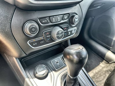 2022 Jeep Cherokee Latitude Lux