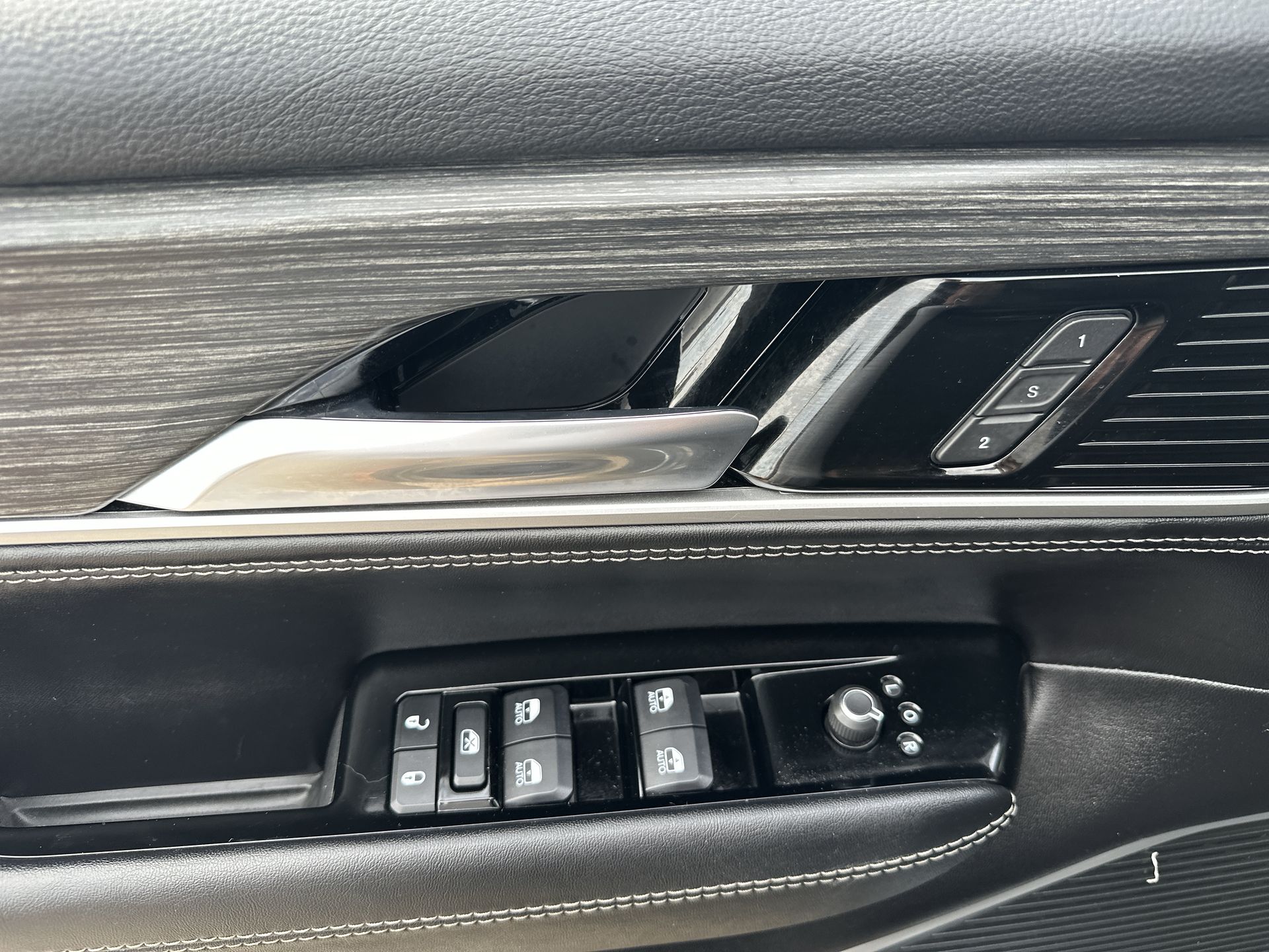 2023 Jeep Wagoneer Series III