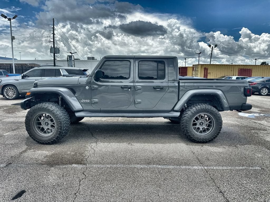 2022 Jeep Gladiator Overland