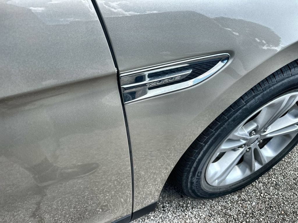 2017 Ford Taurus SEL