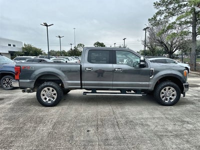 2017 Ford Super Duty F-250 SRW Lariat