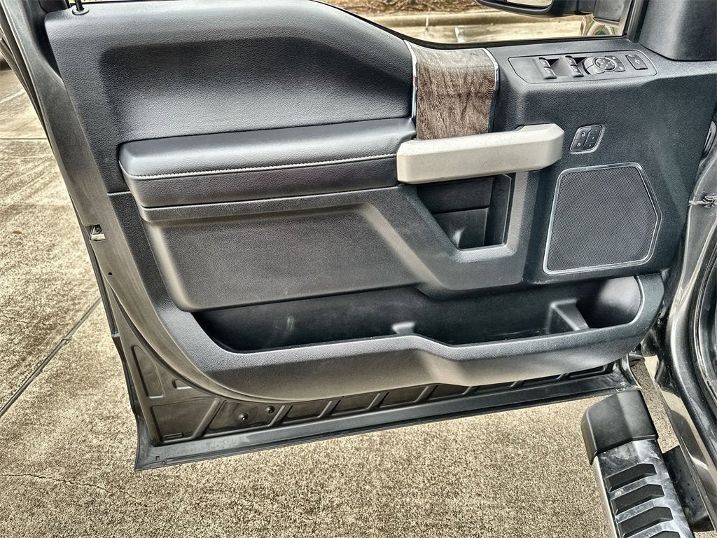 2017 Ford Super Duty F-250 SRW Lariat