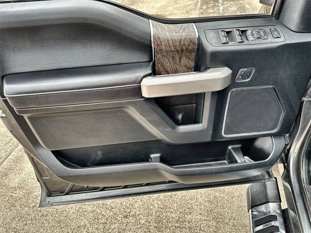 2017 Ford Super Duty F-250 SRW Lariat