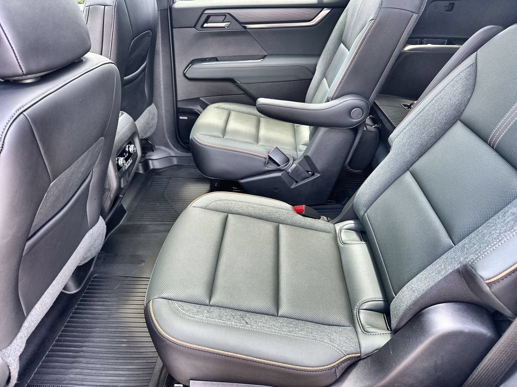 2025 GMC Acadia AT4