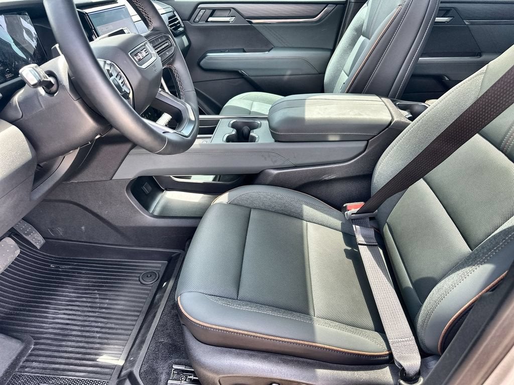2025 GMC Acadia AT4
