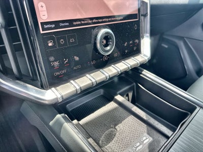 2025 GMC Acadia AT4
