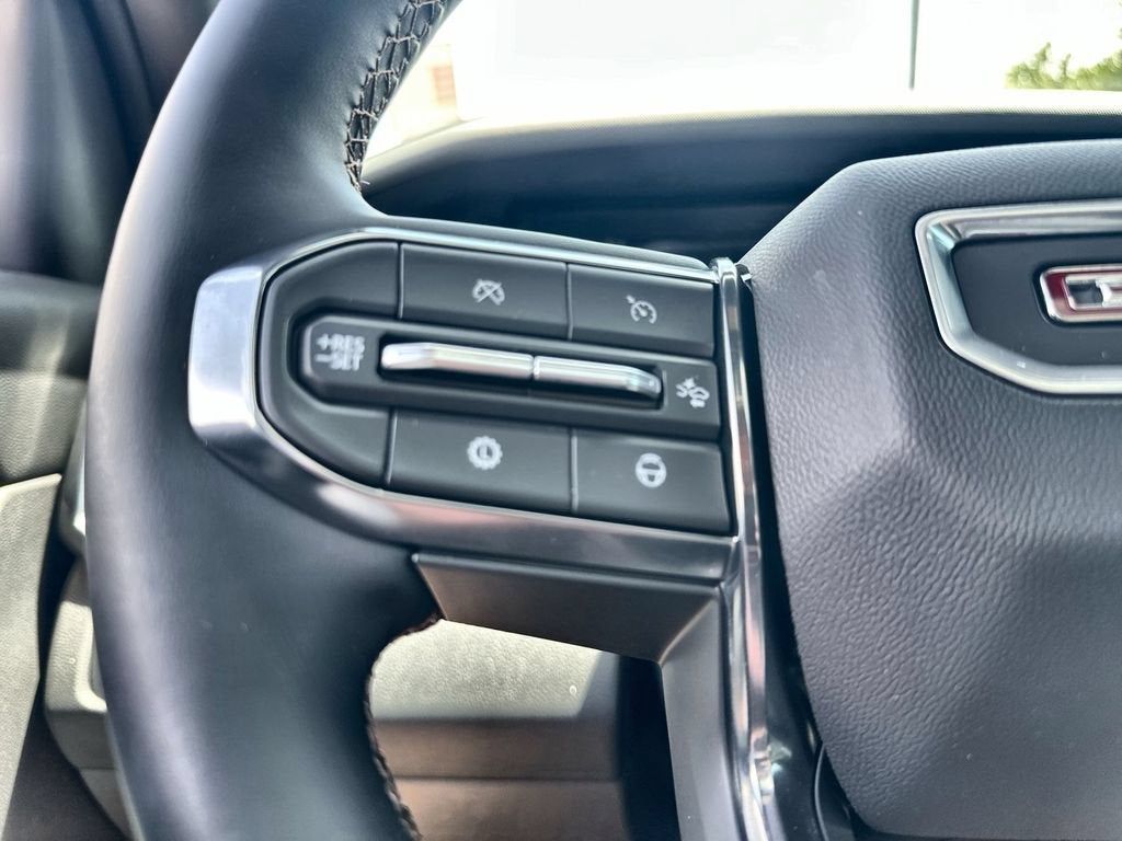 2025 GMC Acadia AT4