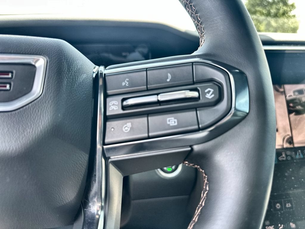 2025 GMC Acadia AT4