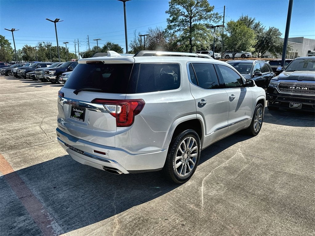 2023 GMC Acadia Denali