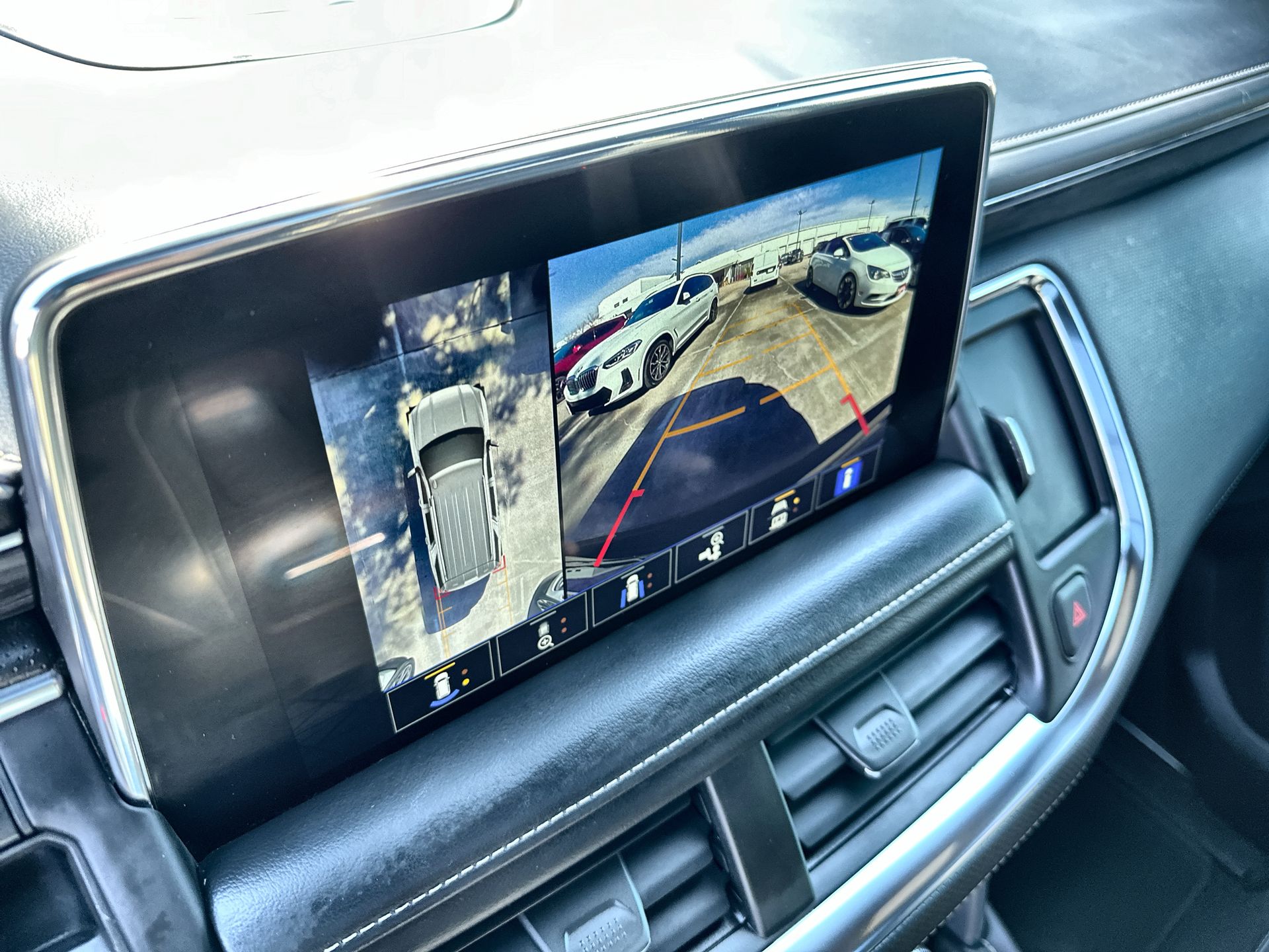 2023 GMC Yukon XL SLT