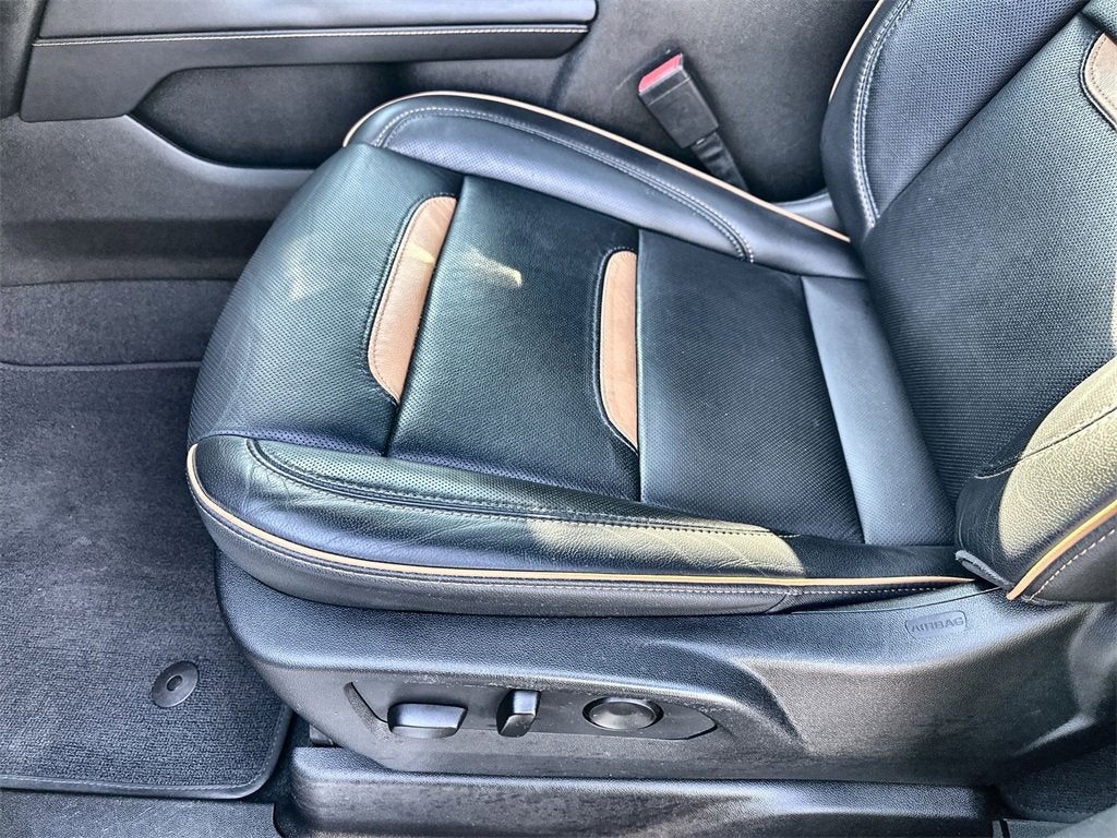 2022 GMC Yukon XL AT4