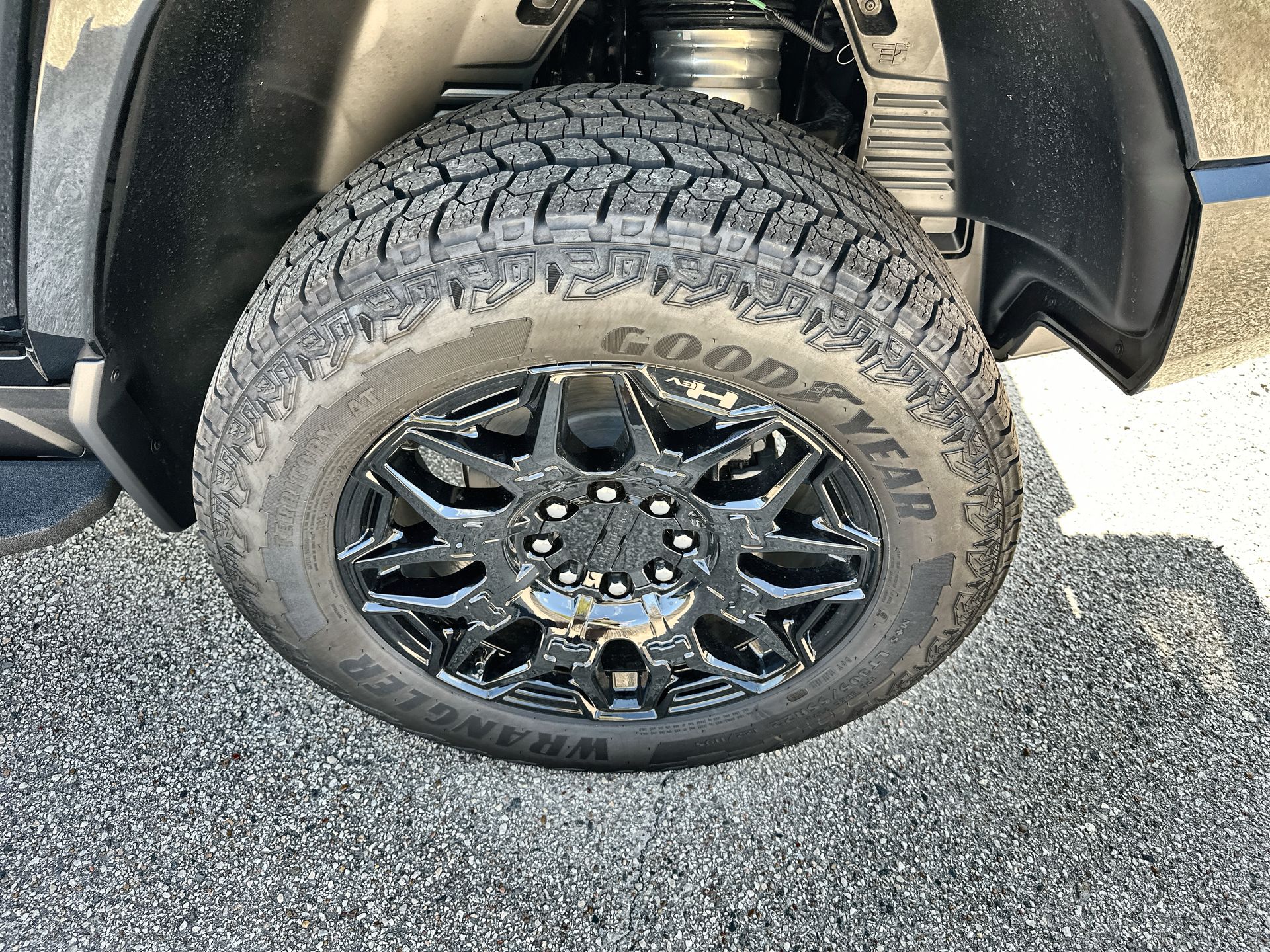 2026 GMC HUMMER EV SUV 2X