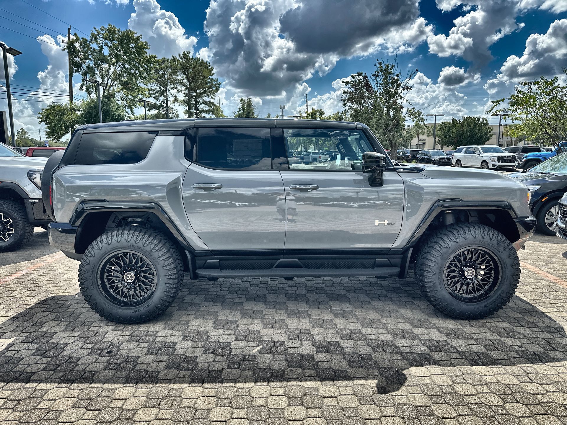 2026 GMC HUMMER EV SUV 2X
