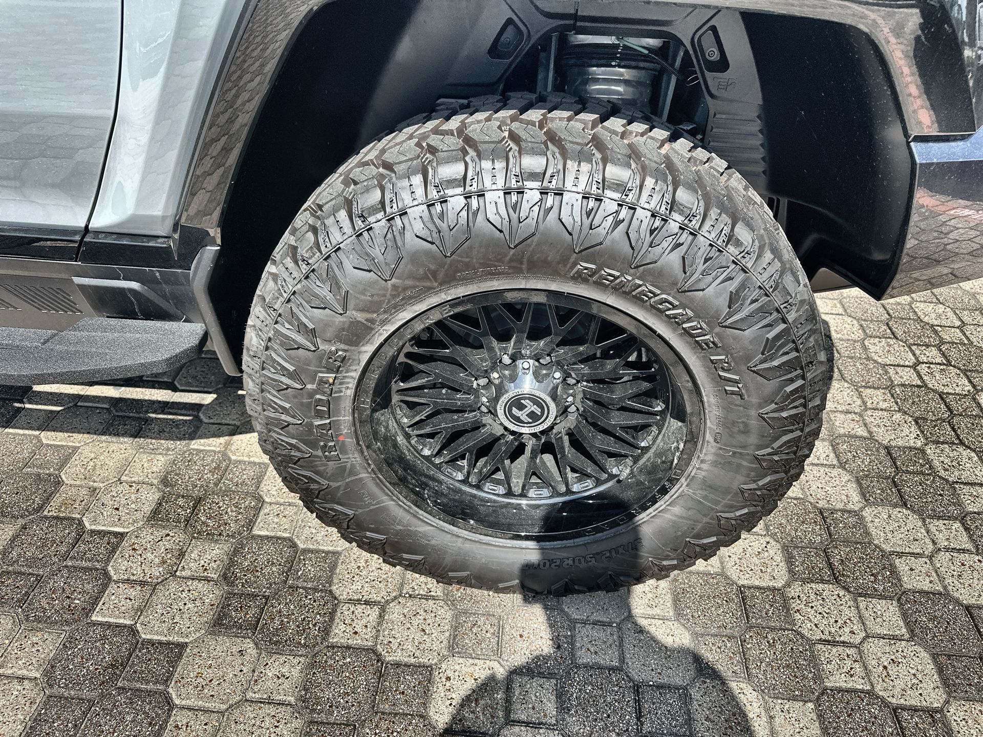 2026 GMC HUMMER EV SUV 2X