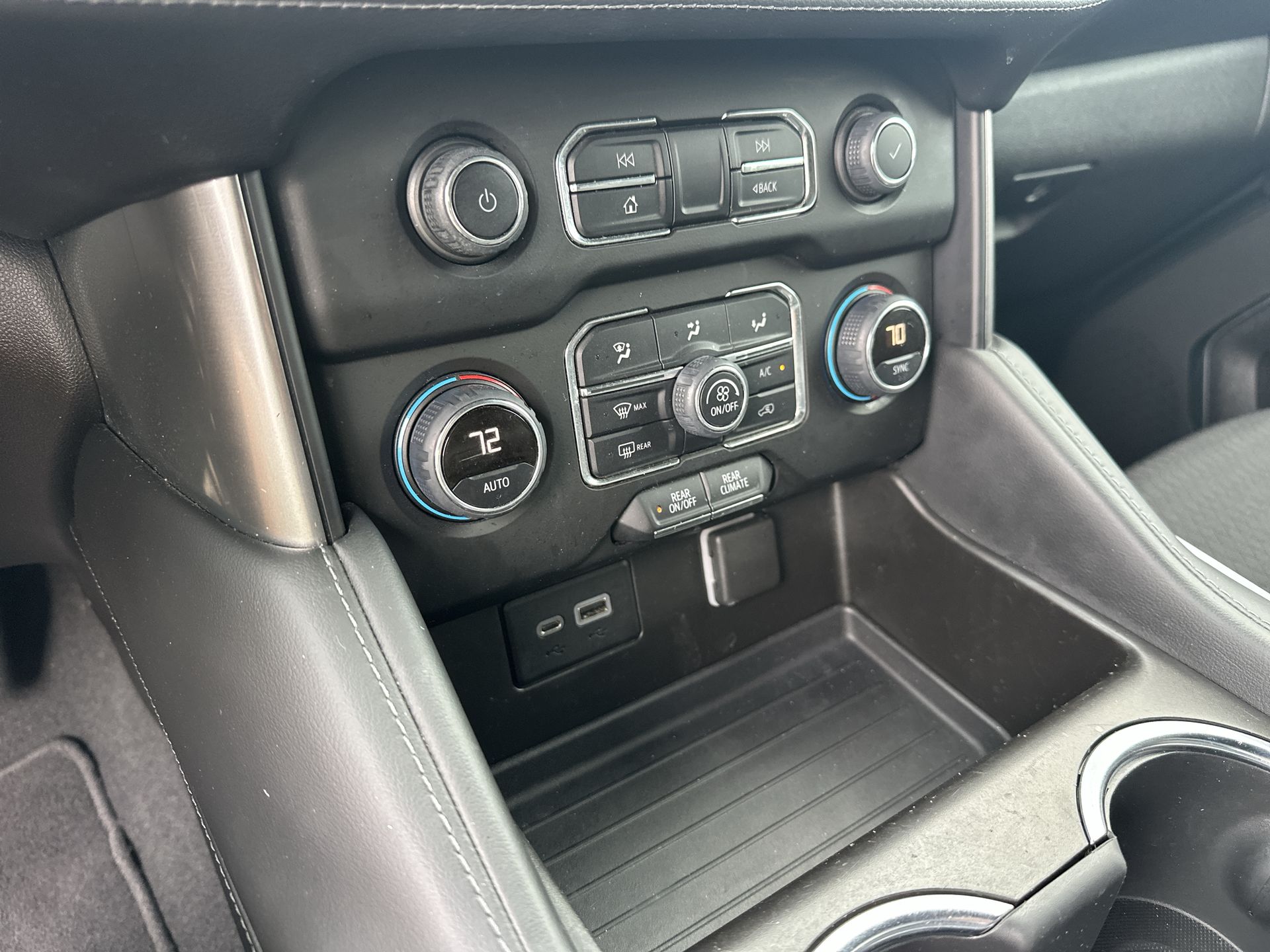 2021 Chevrolet Suburban LS