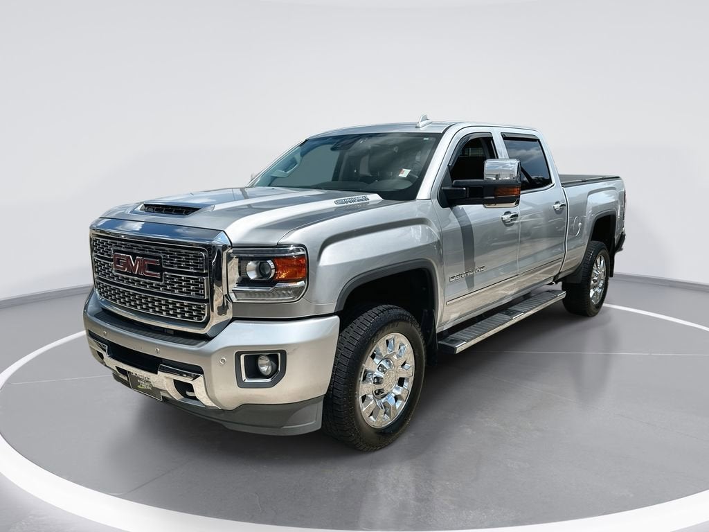 2018 GMC Sierra 4WD Crew Cab Standard Box Denali's photo