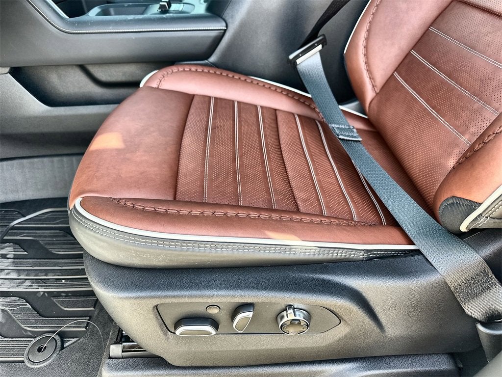 2026 GMC Sierra 3500 HD Denali Ultimate DRW