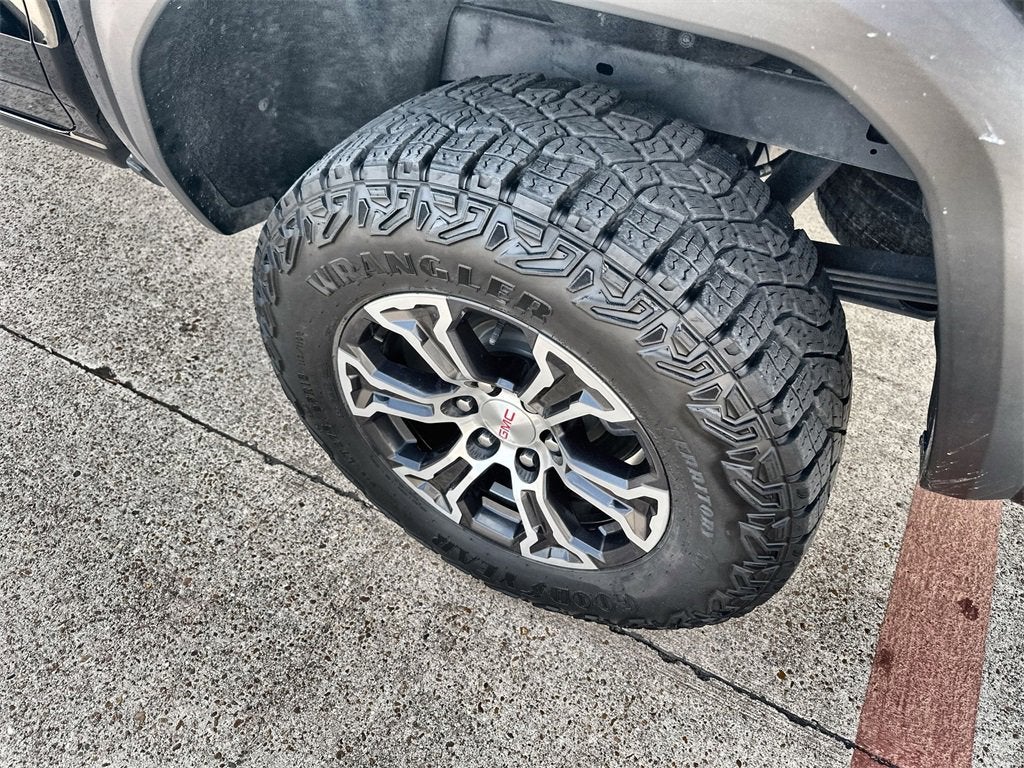 2023 GMC Canyon AT4