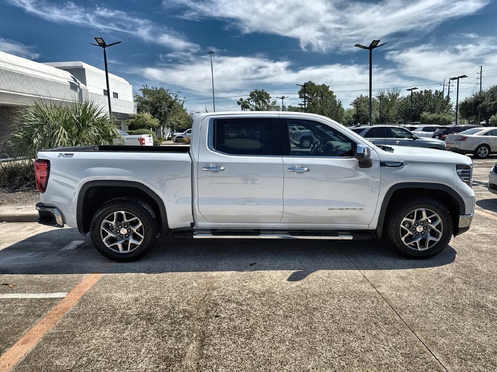 2022 GMC Sierra 1500 SLT - Photo 10