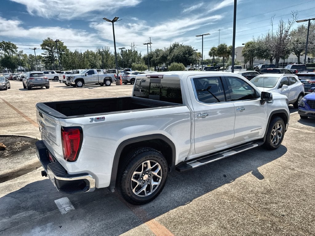 2022 GMC Sierra 1500 SLT - Photo 11
