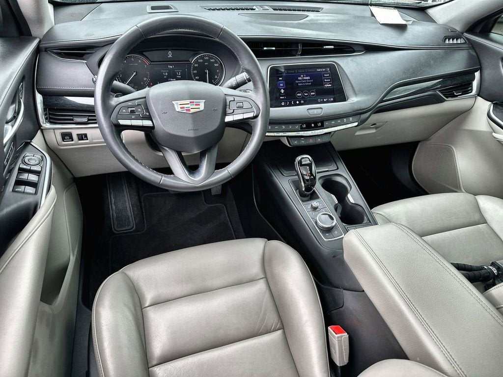 2023 Cadillac XT4 Premium Luxury