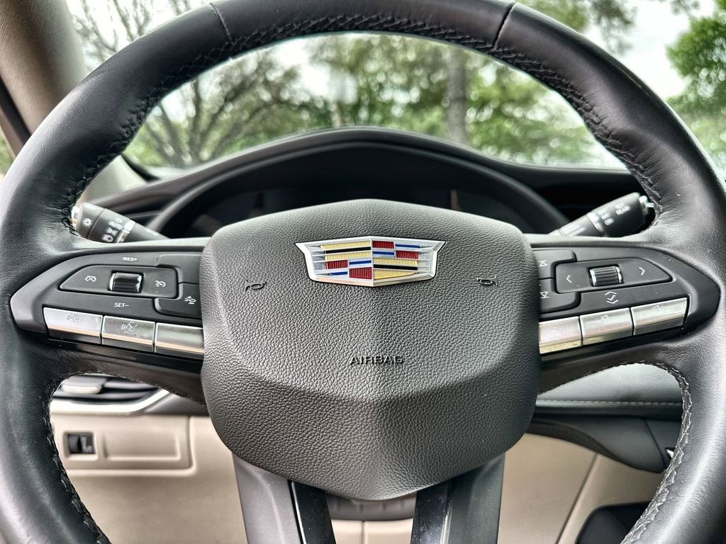 2023 Cadillac XT4 Premium Luxury