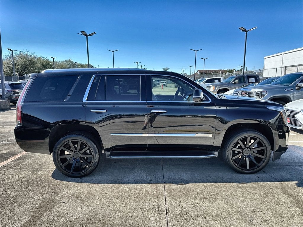 2016 Cadillac Escalade Luxury Collection