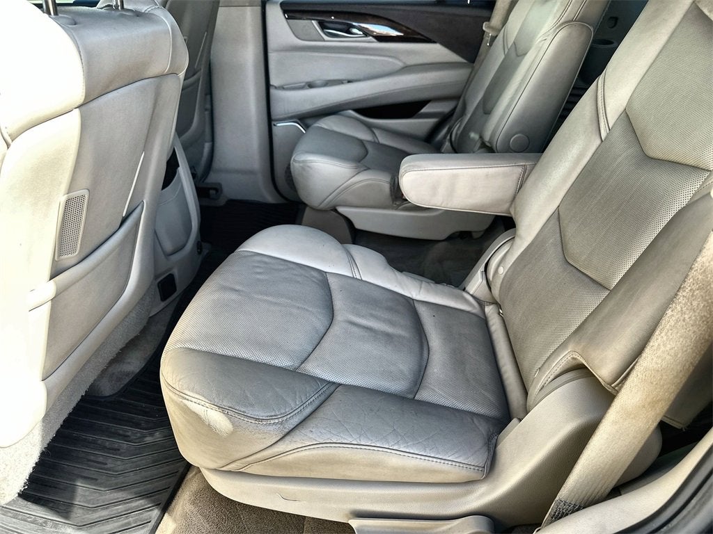 2016 Cadillac Escalade Luxury Collection