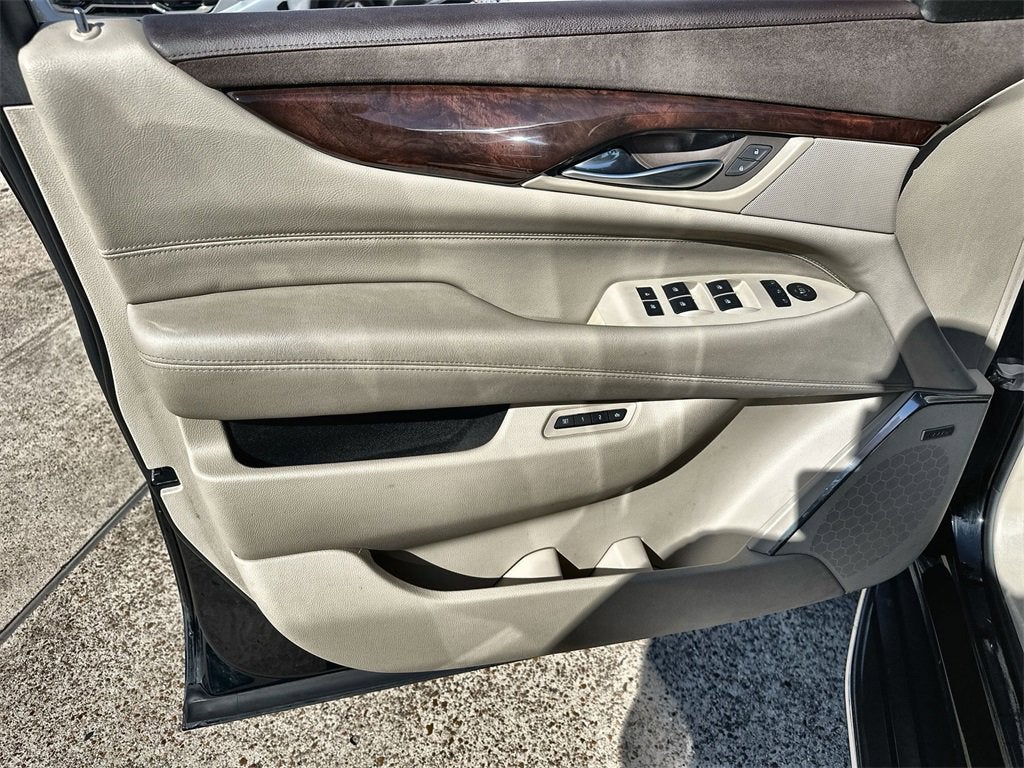 2016 Cadillac Escalade Luxury Collection