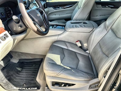 2016 Cadillac Escalade Luxury Collection