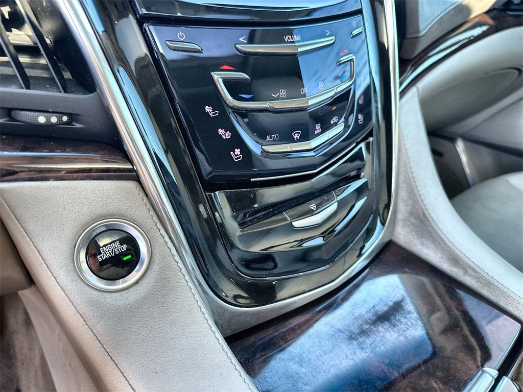 2016 Cadillac Escalade Luxury Collection