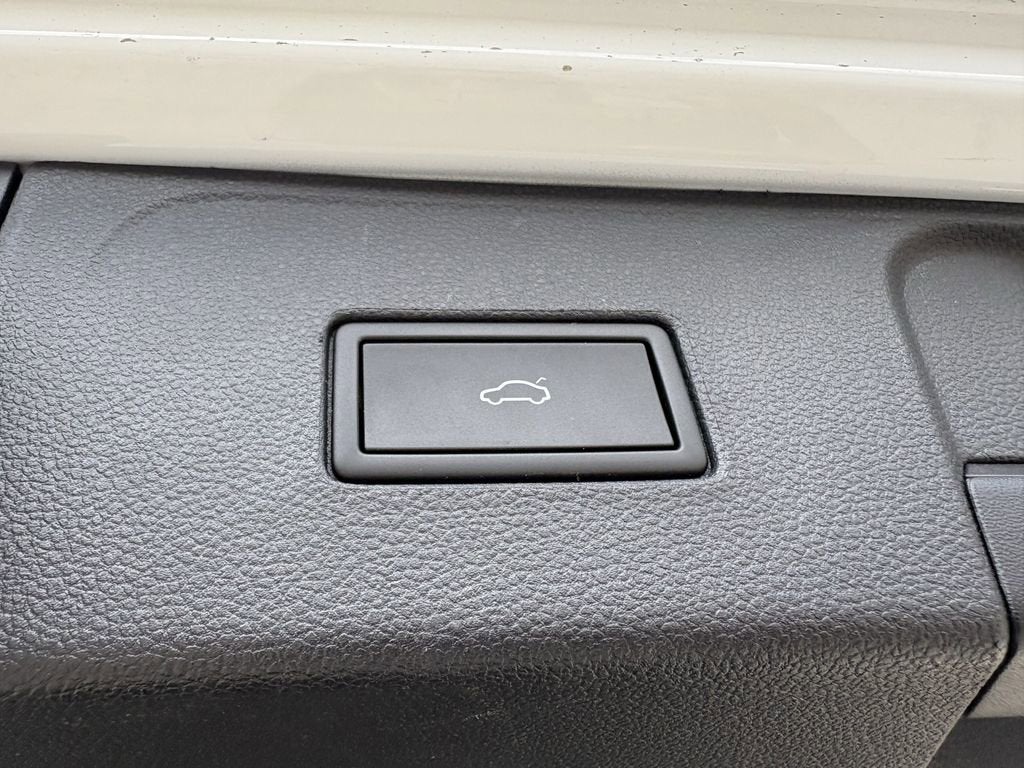 2022 Volkswagen Atlas 3.6L V6 SEL Premium R-Line