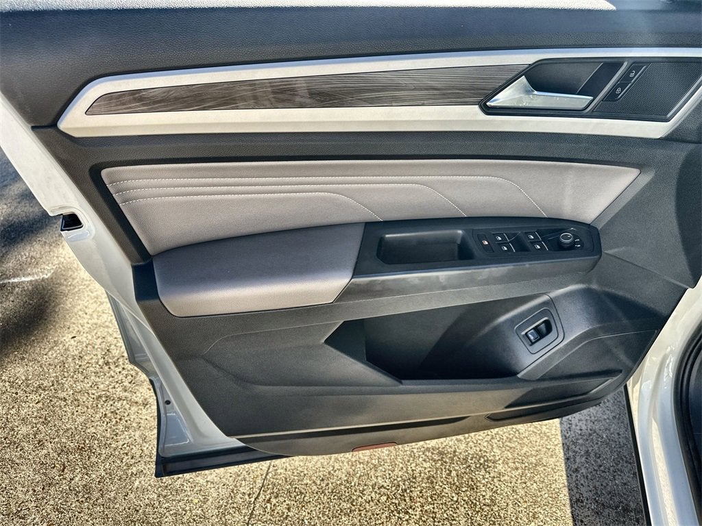 2022 Volkswagen Atlas Cross Sport 2.0T SE w/Technology