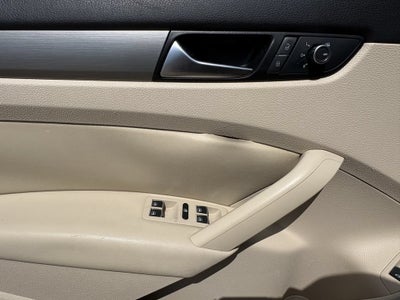 2014 Volkswagen Passat SE