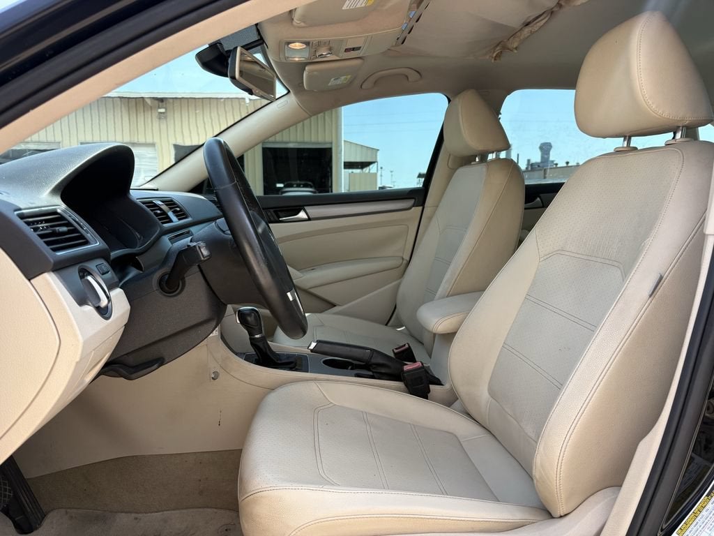 2014 Volkswagen Passat SE