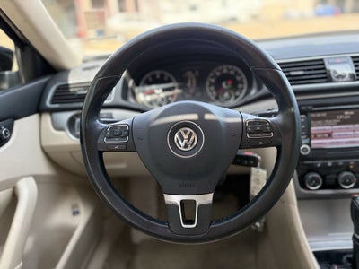 2014 Volkswagen Passat SE