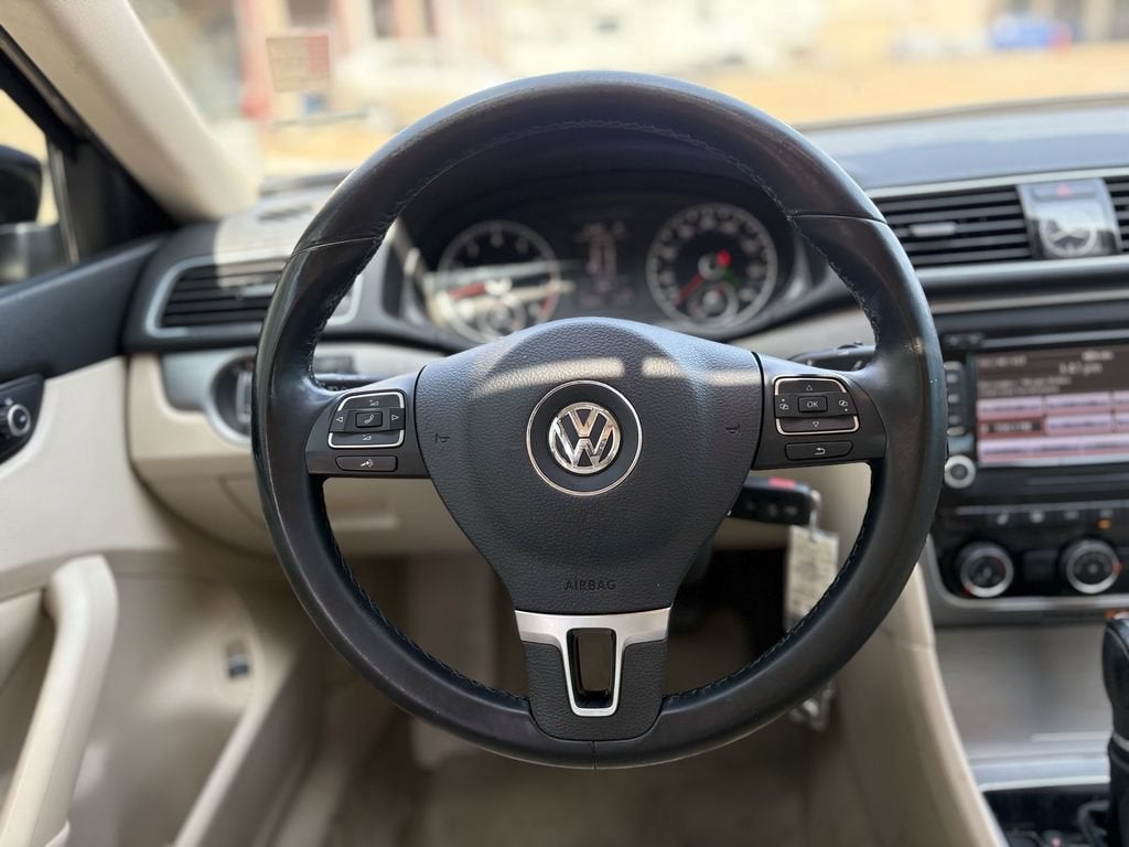2014 Volkswagen Passat SE
