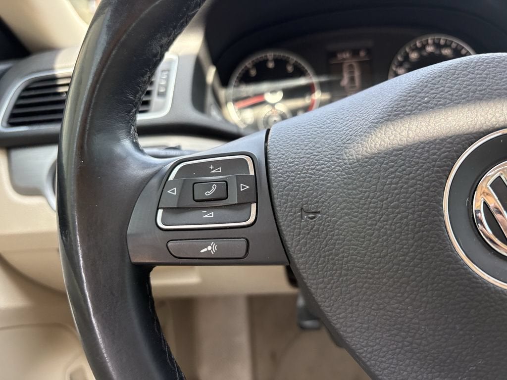 2014 Volkswagen Passat SE