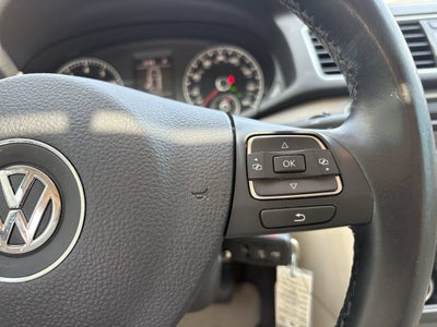2014 Volkswagen Passat SE