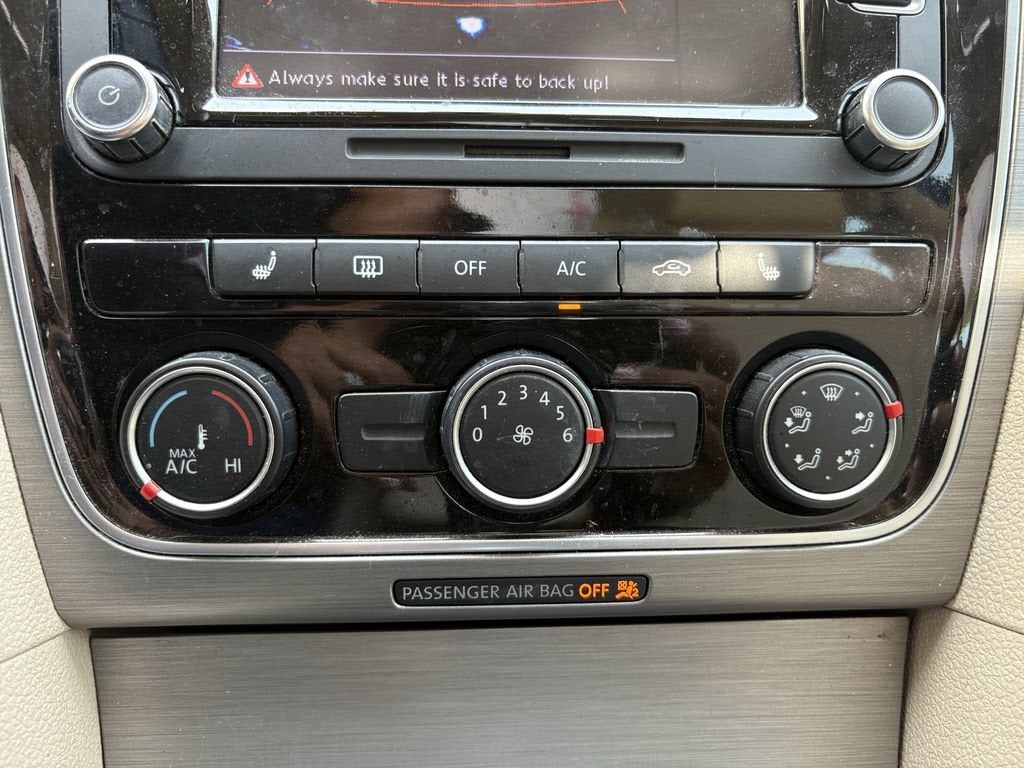 2014 Volkswagen Passat SE