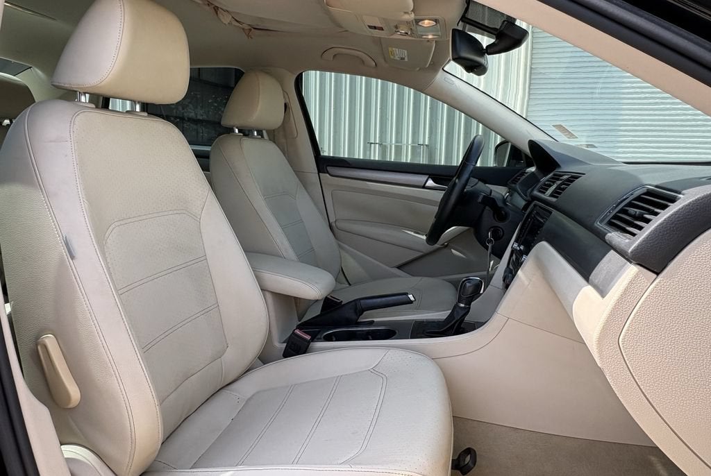 2014 Volkswagen Passat SE