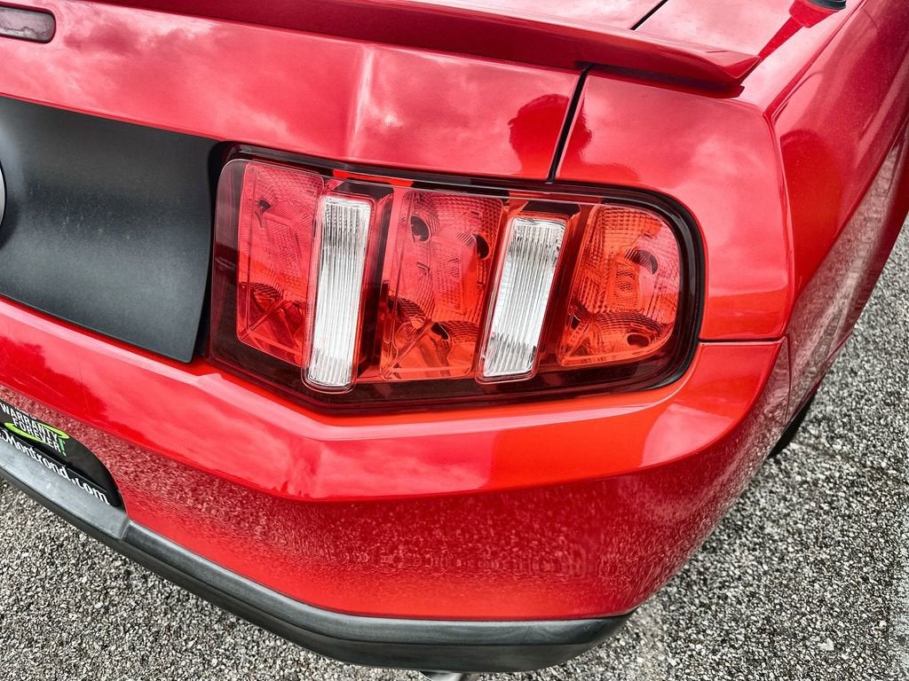 2011 Ford Mustang V6