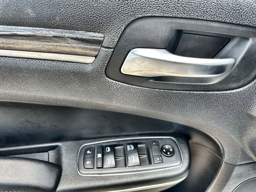 2020 Chrysler 300 Touring