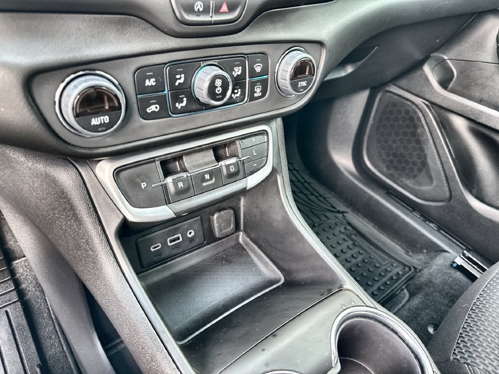 2023 GMC Terrain SLE - Photo 27
