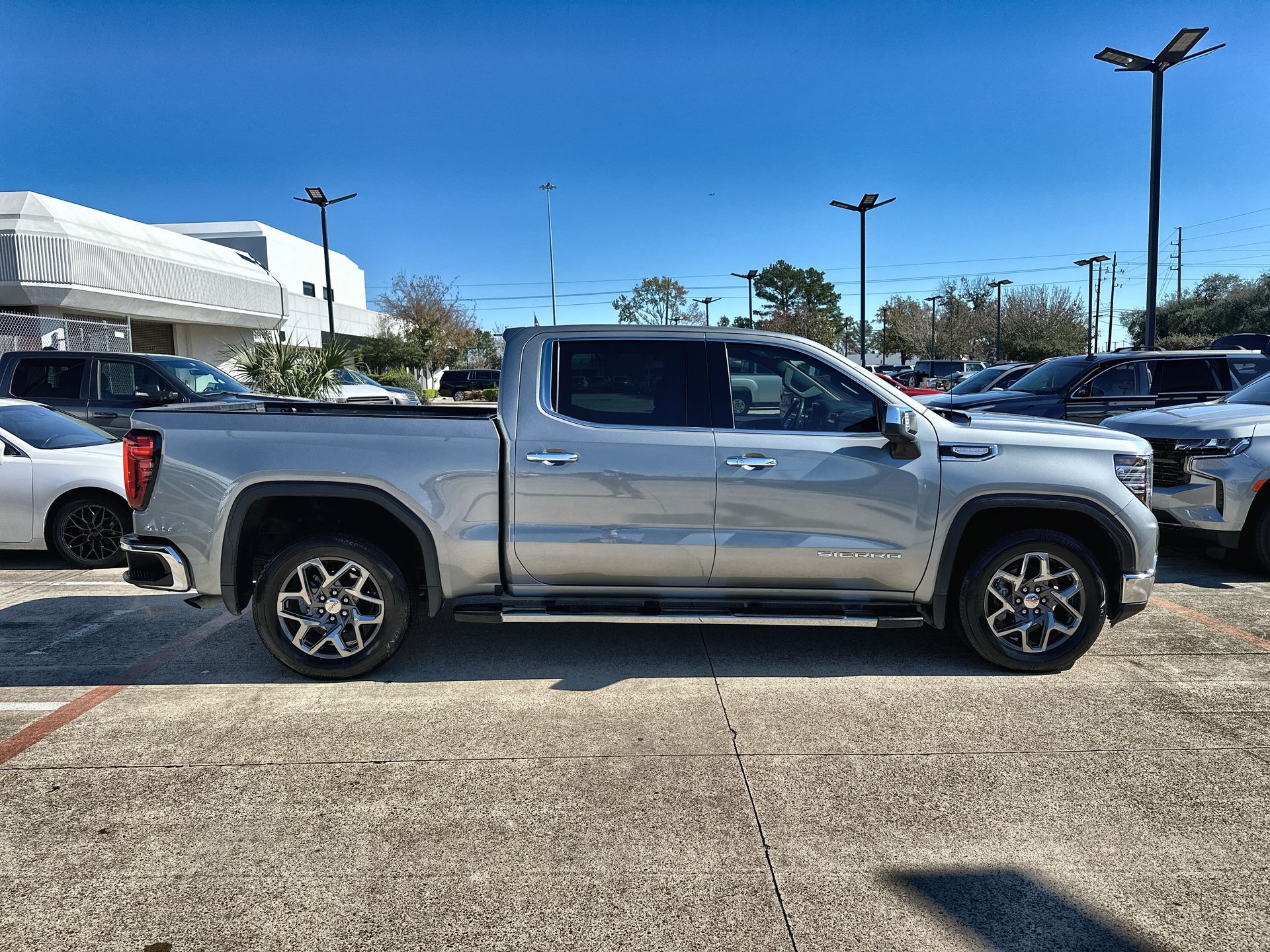 2024 GMC Sierra 1500 SLT