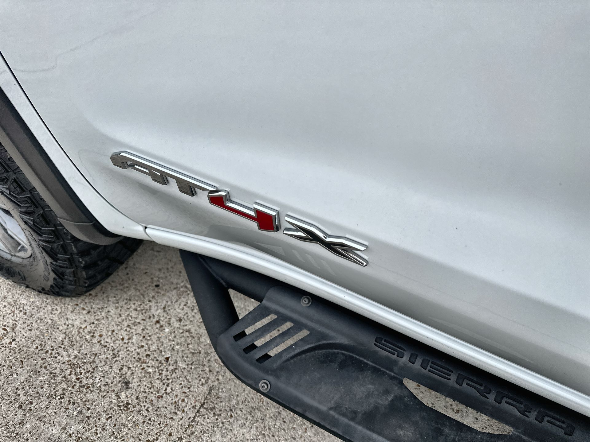 2024 GMC Sierra 1500 AT4X