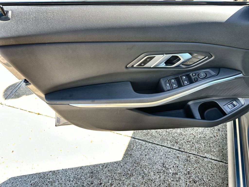 2023 BMW 3 Series 330i