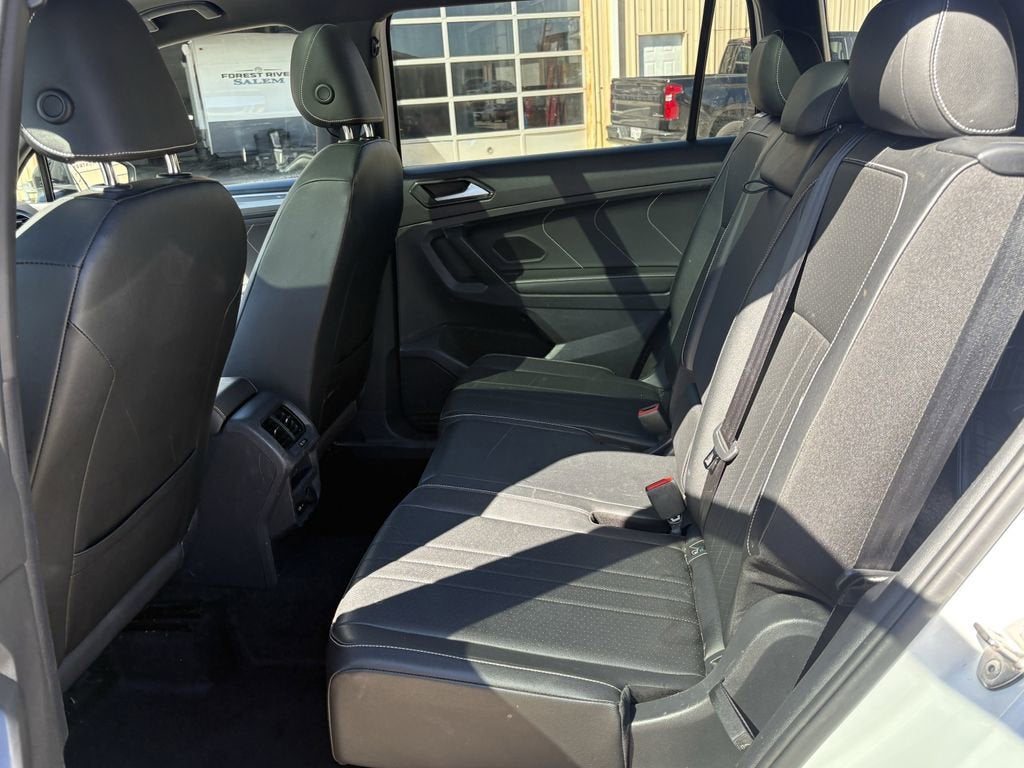 2023 Volkswagen Tiguan SE R-Line Black