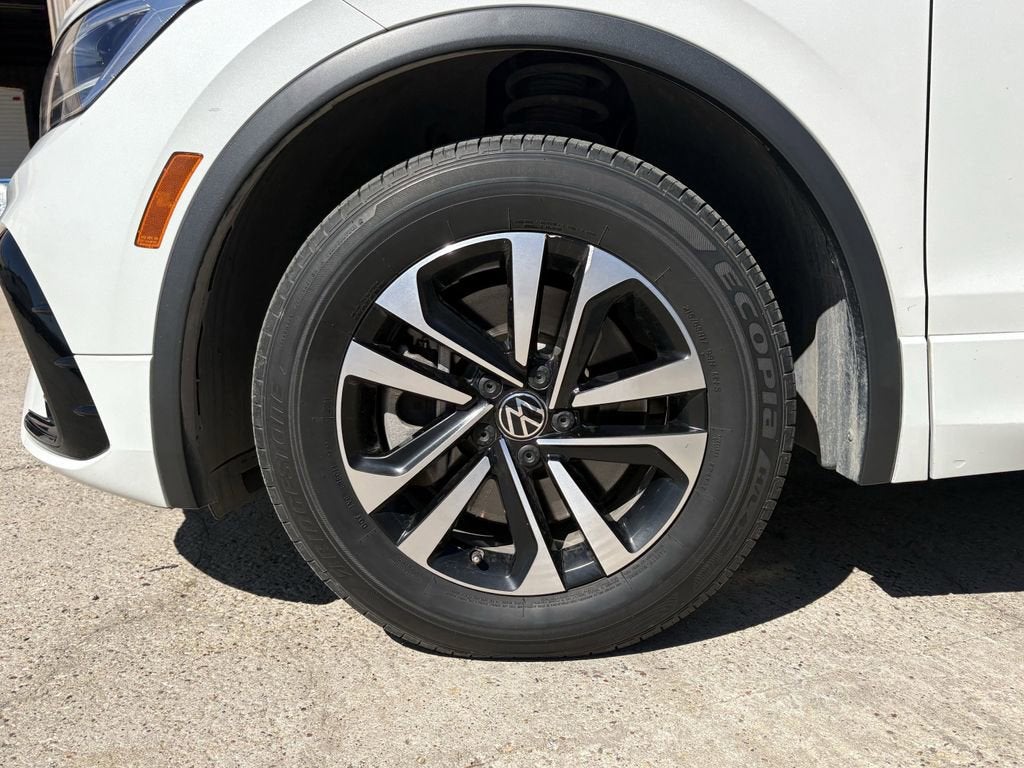 2023 Volkswagen Tiguan SE R-Line Black