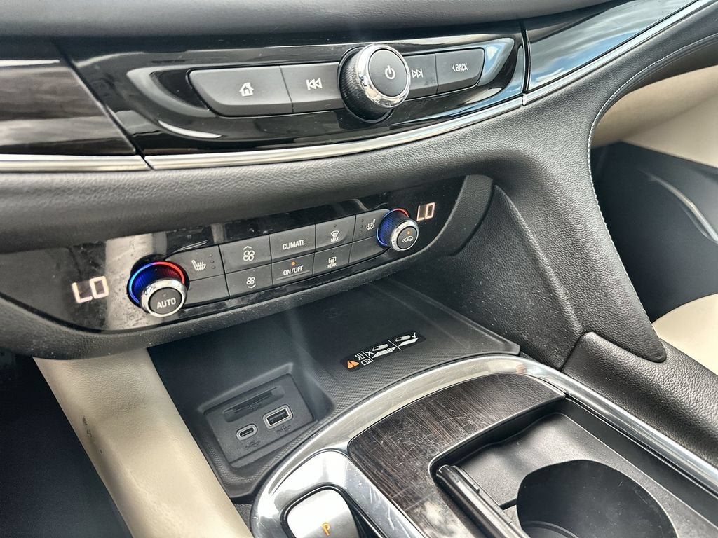 2023 Buick Enclave Essence